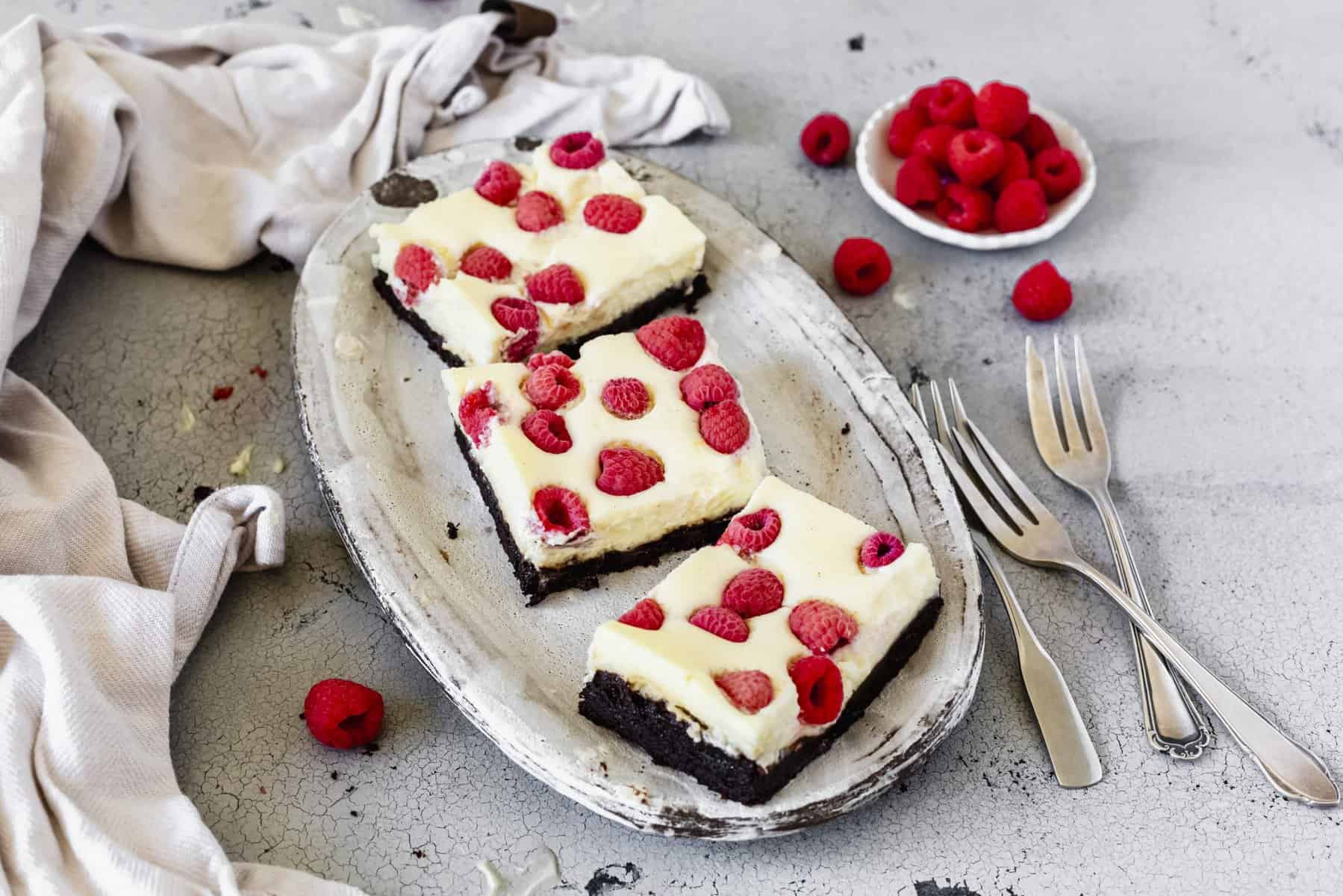 Cheesecake-Brownies mit Himbeeren – Rezept für Thermomix®